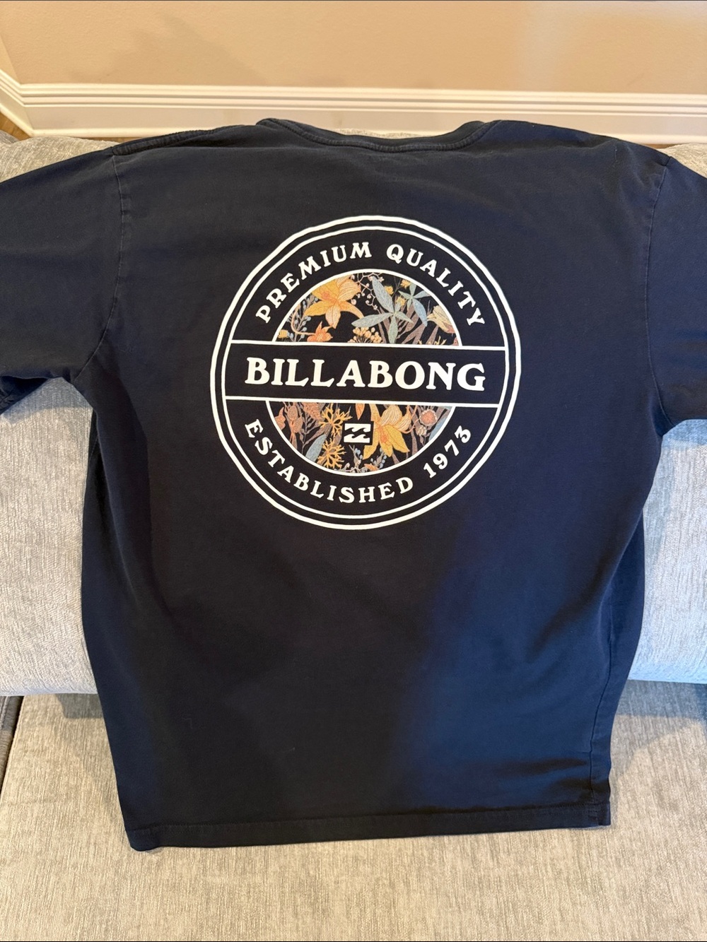 Billabong T in Small- great condition!!